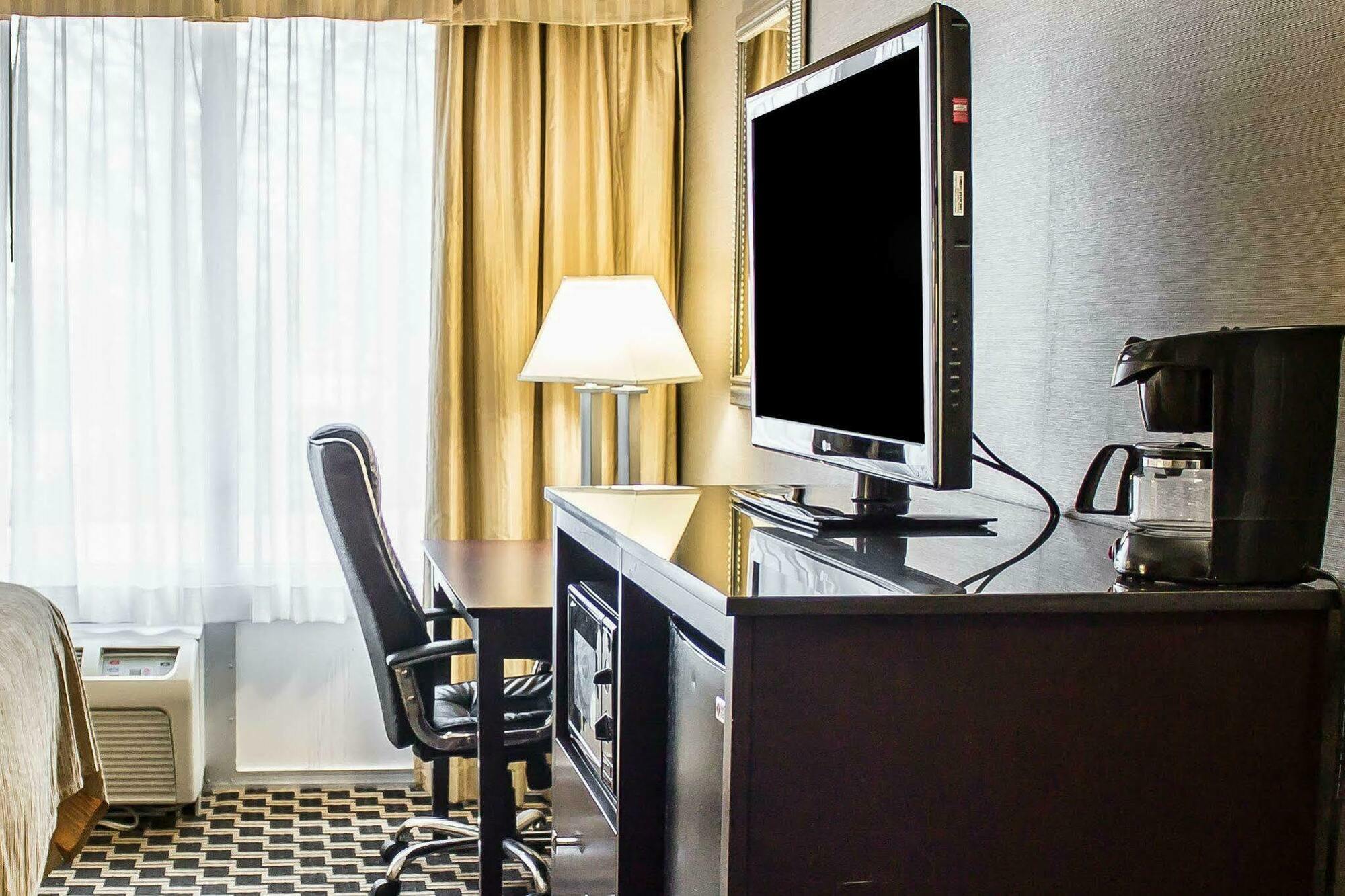 Quality Inn & Conference Center Akron Dış mekan fotoğraf